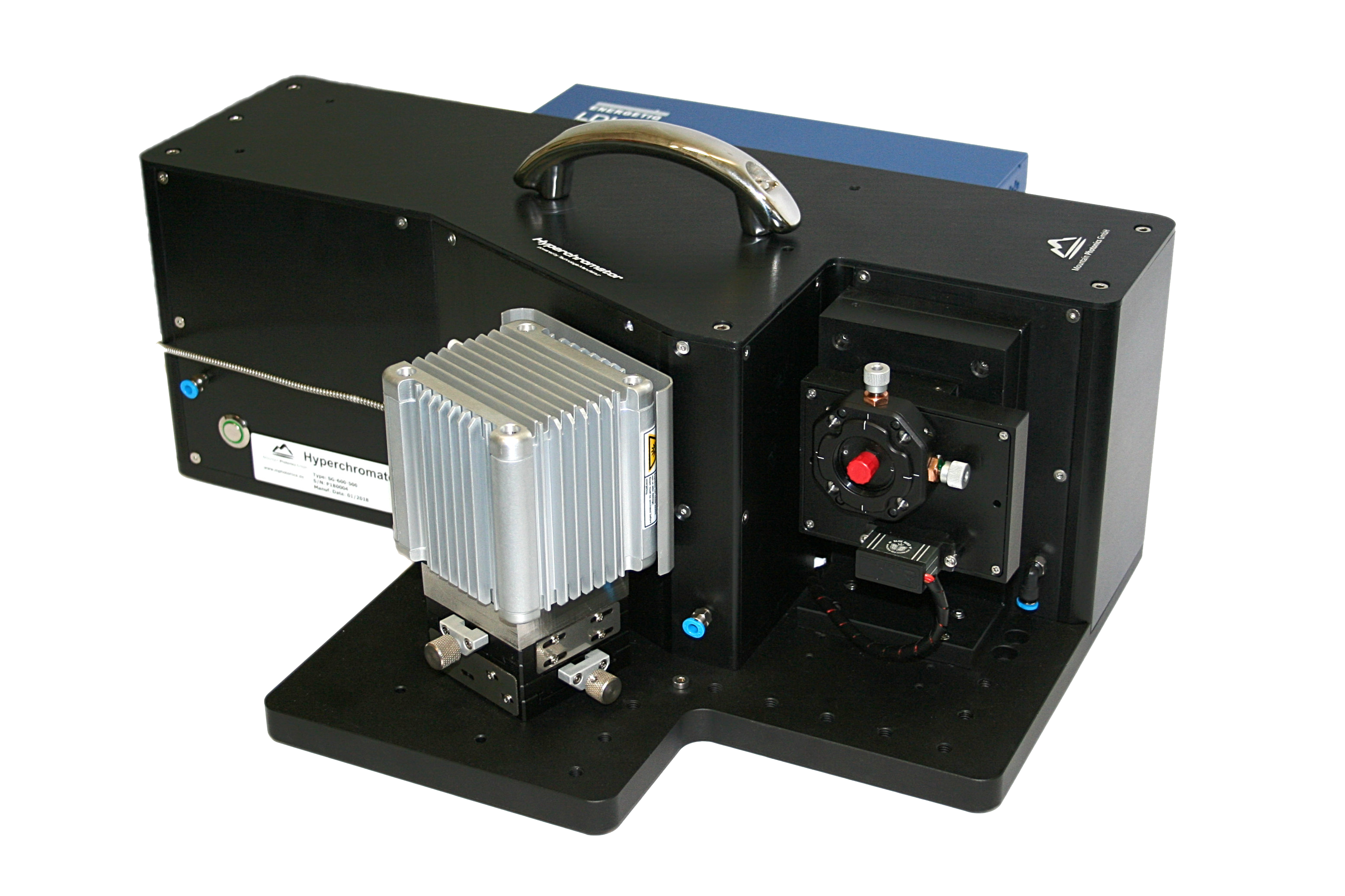 source lumineuse pompée par laser associé à un monochromateur à haut rendement,