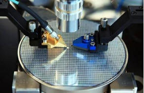 Lasers CNI pour l'inspection des semi-conducteurs